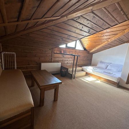 Hotel Leshten Eksteriør billede