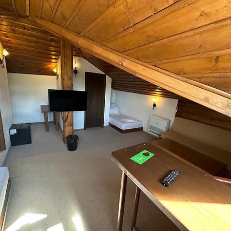 Hotel Leshten Eksteriør billede