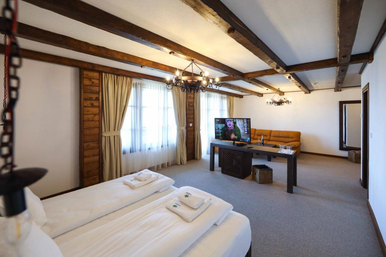 Hotel Leshten Eksteriør billede