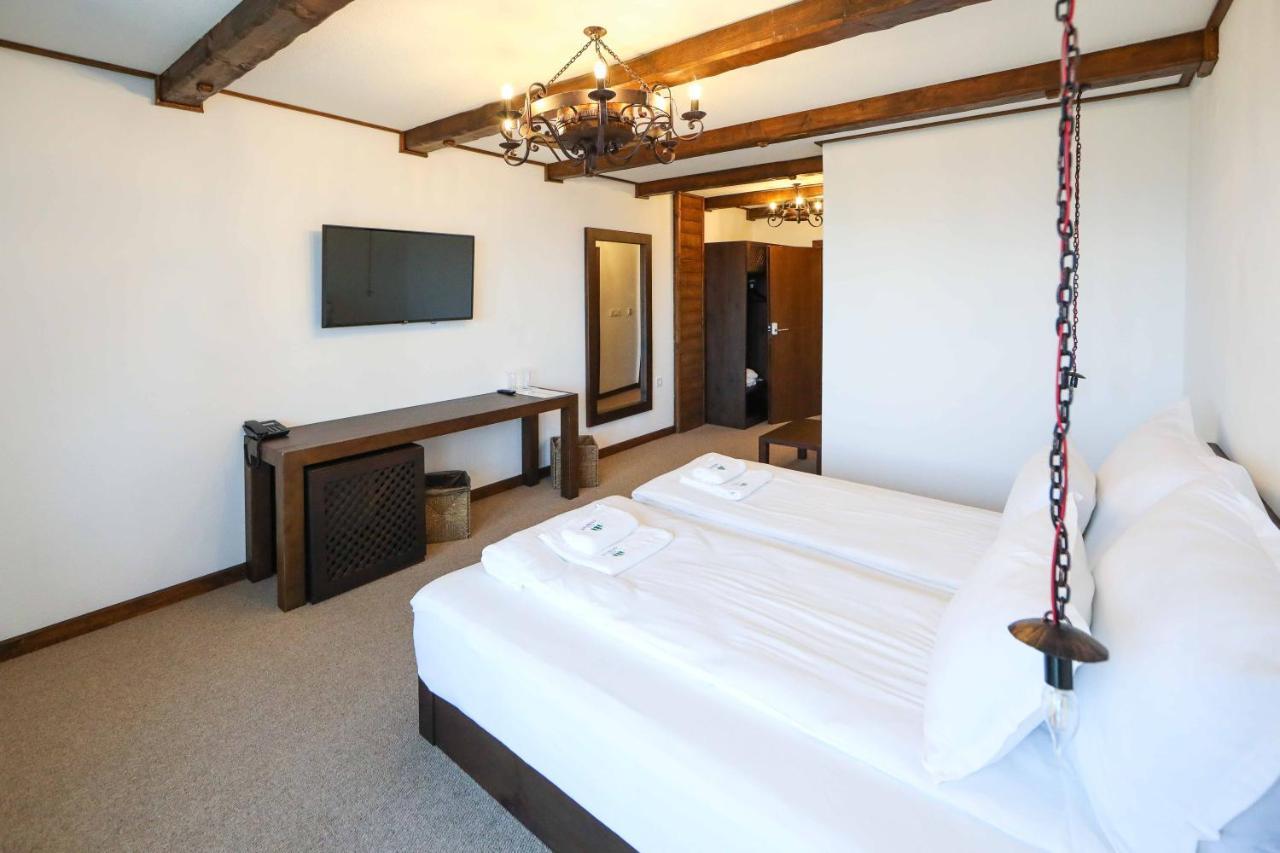 Hotel Leshten Eksteriør billede