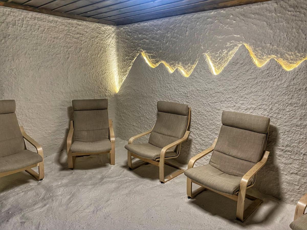 Hotel Leshten Eksteriør billede