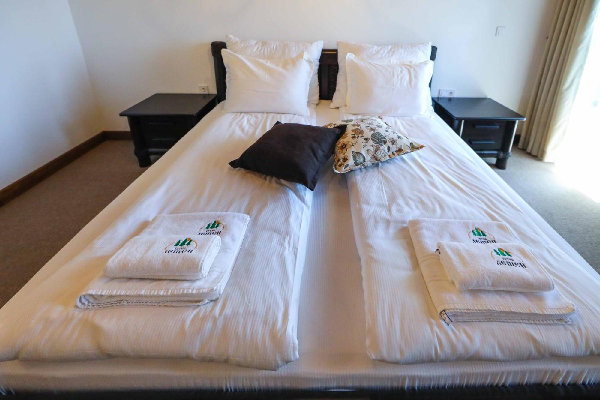 Hotel Leshten Værelse billede