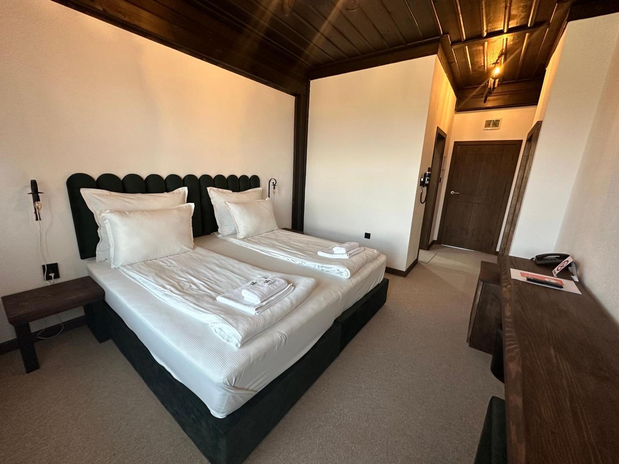Hotel Leshten Eksteriør billede