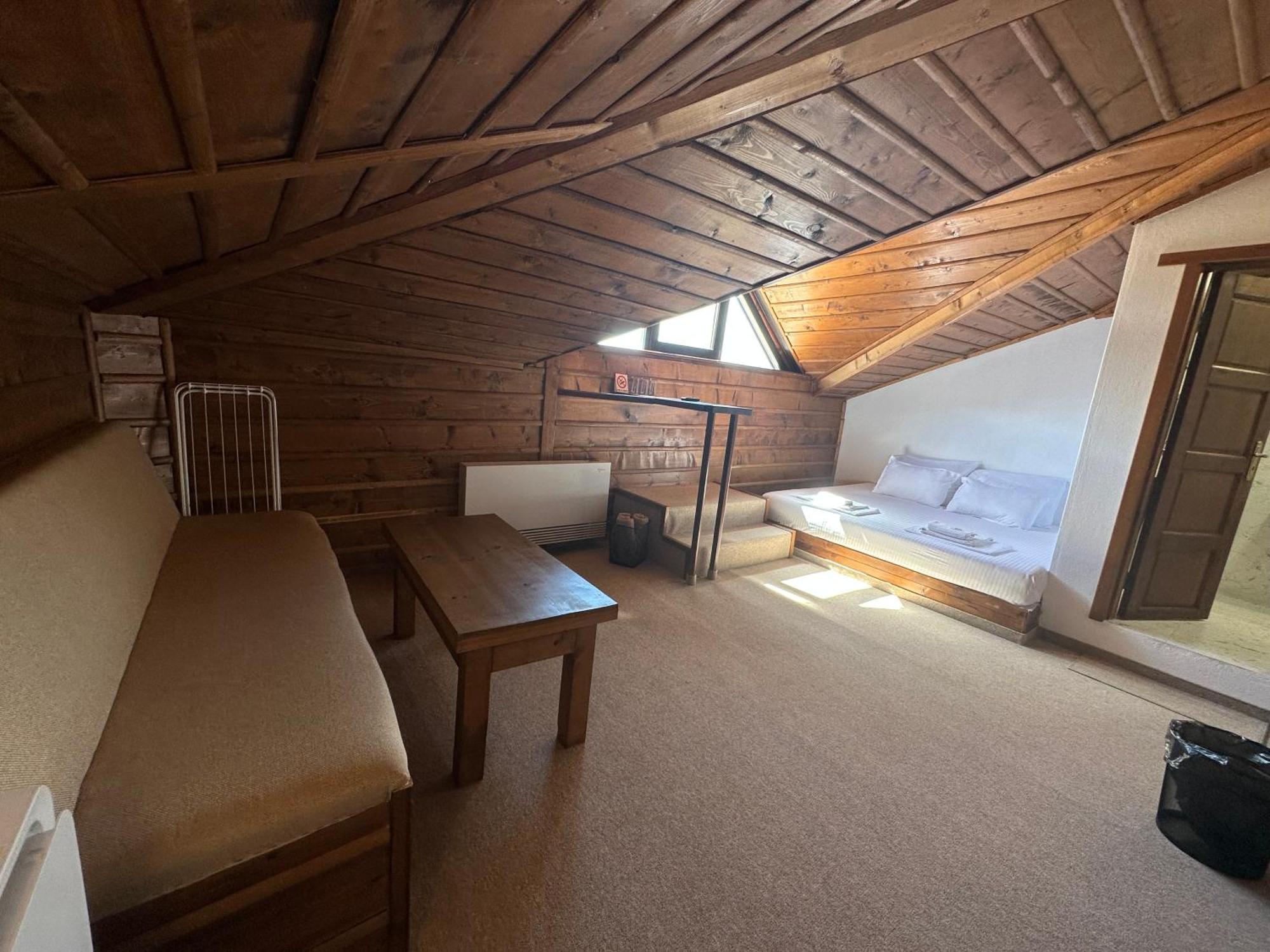 Hotel Leshten Eksteriør billede