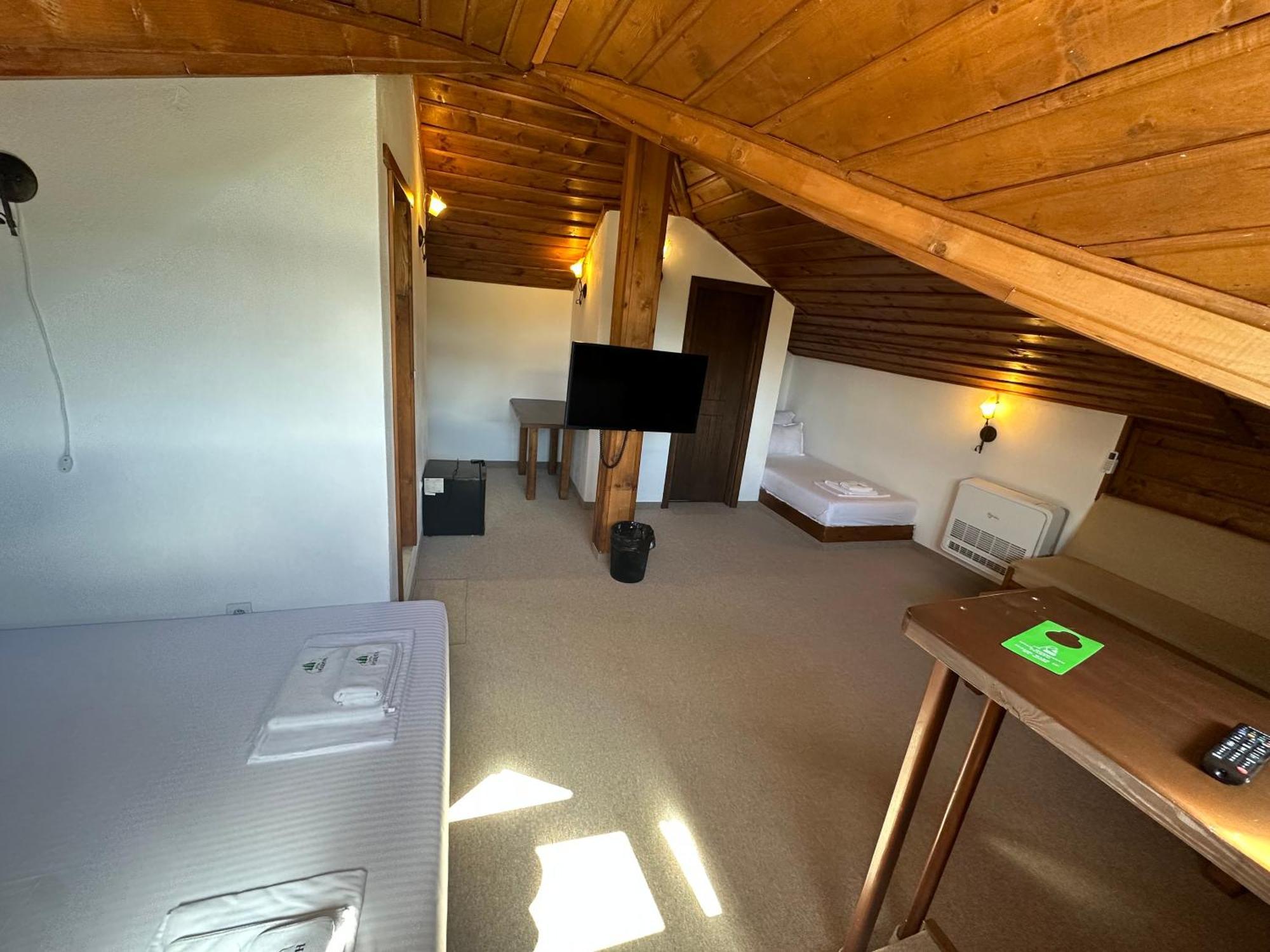 Hotel Leshten Eksteriør billede