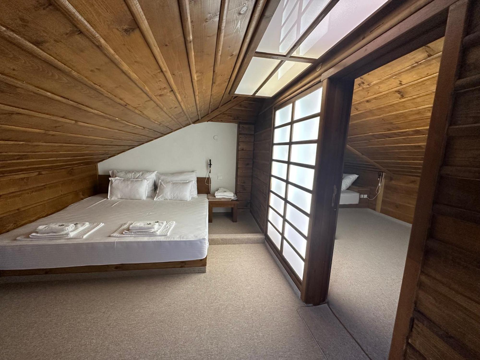 Hotel Leshten Eksteriør billede